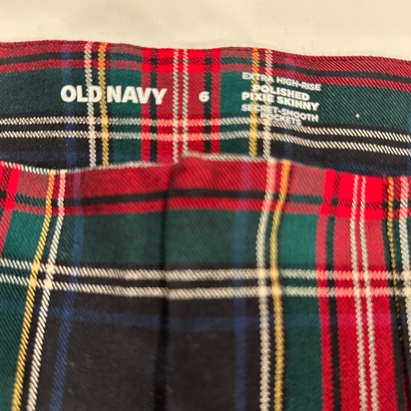 Old Navy Festive Plaid Pants - Picture 3 of 6